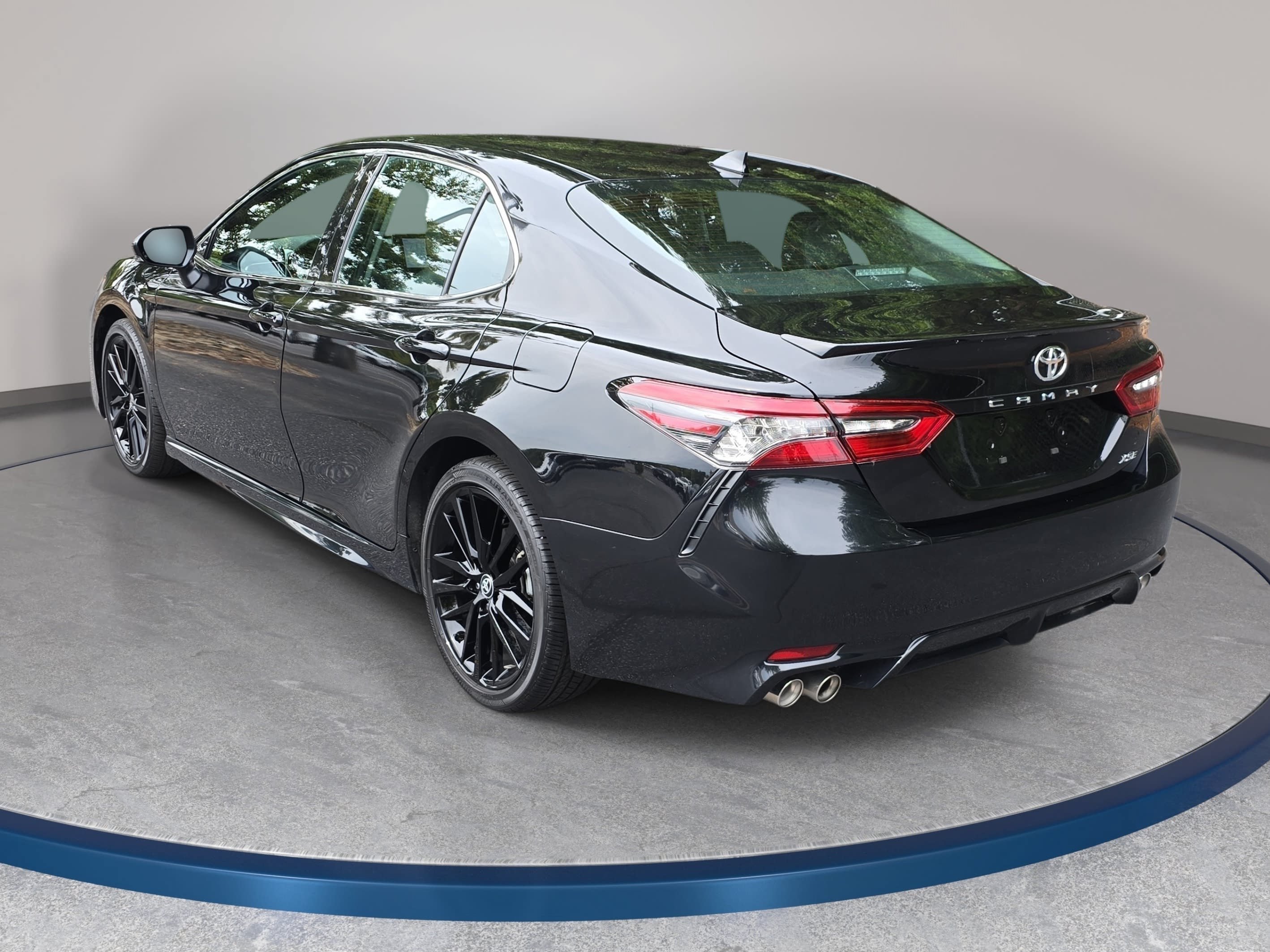 Used 2024 Toyota Camry XSE FWD image 7