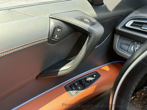 Used 2019 BMW i8 Roadster AWD/4WD image 12