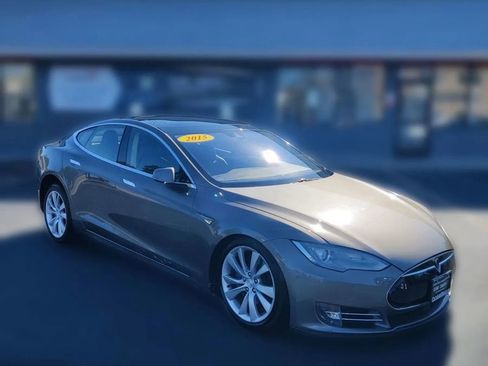 Used 2015 Tesla Model S 85D image 4