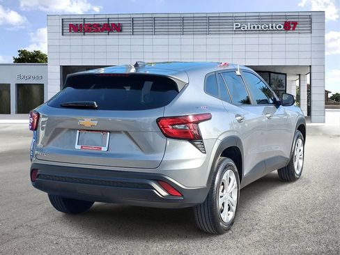 Used 2025 Chevrolet Trax LS FWD image 6