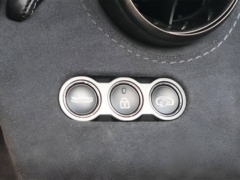 Used 2018 McLaren 720S Performance image 15