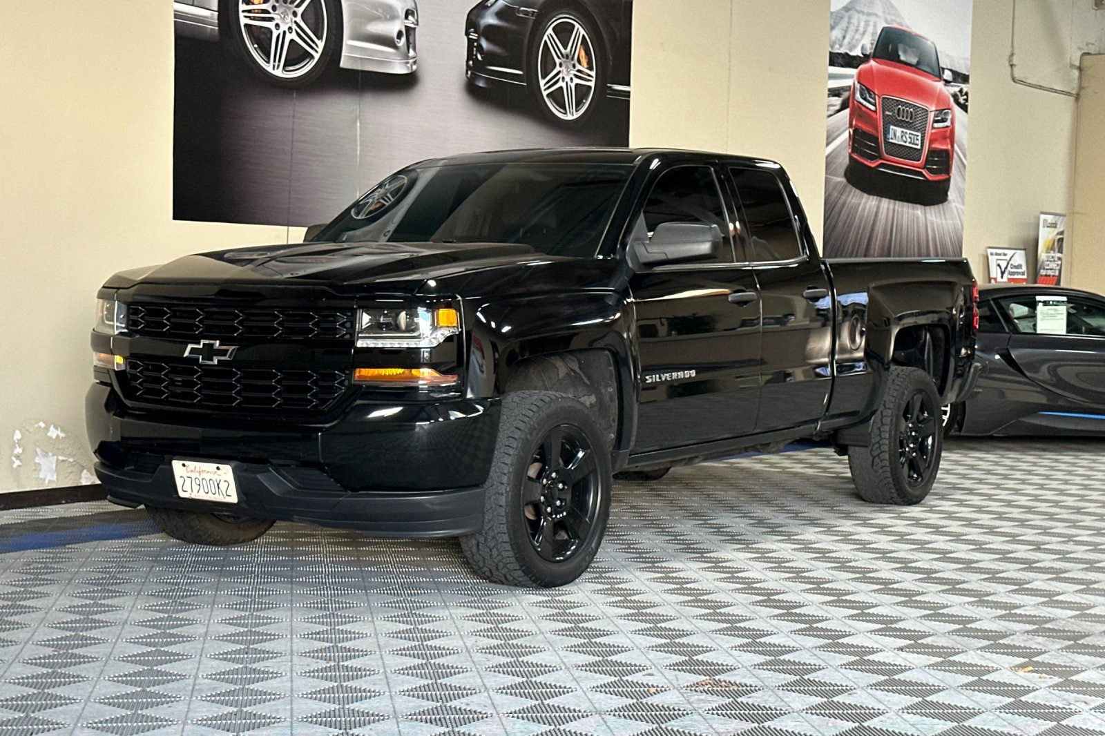 Used 2017 Chevrolet Silverado 1500 W/T w/ Black Out Edition RWD image 8