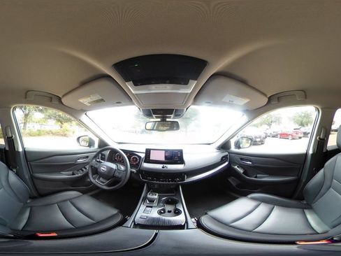 Used 2026 Nissan Rogue SL FWD image 43