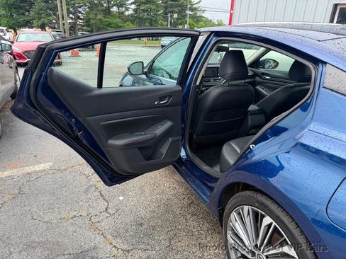 Used 2019 Nissan Altima 2.5 SR FWD image 10