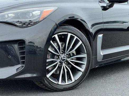 Used 2018 Kia Stinger Premium AWD/4WD image 2