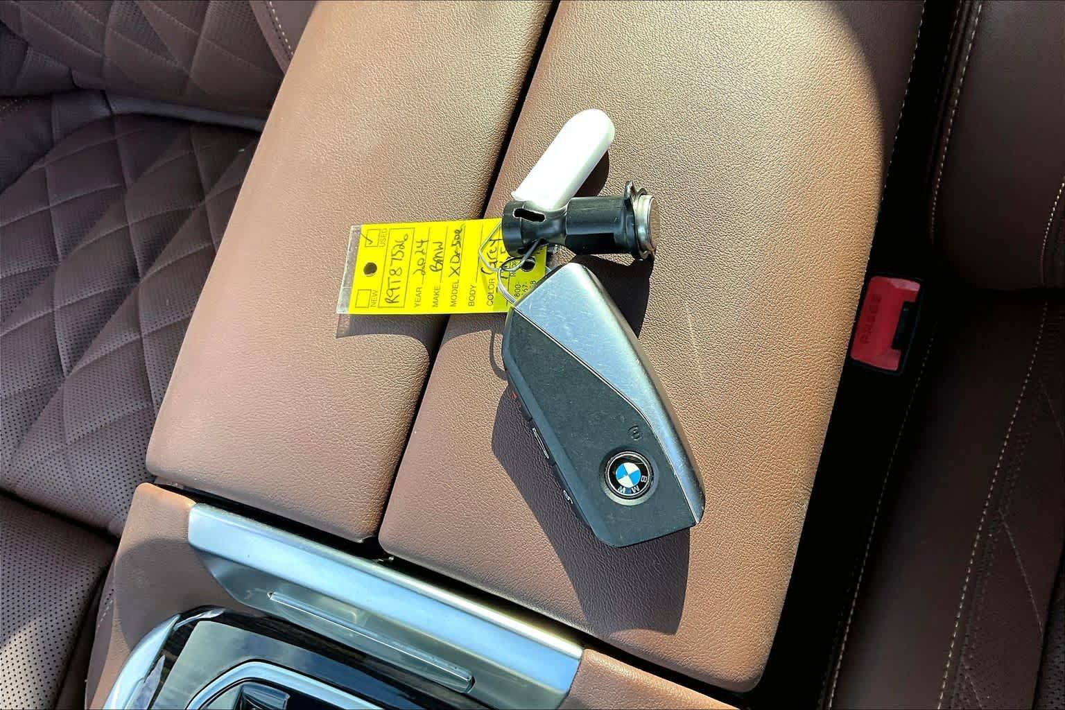 Used 2024 BMW X5 xDrive50e w/ Premium Package AWD/4WD image 15