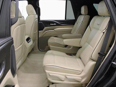 Used 2022 Cadillac Escalade Premium Luxury w/ Performance Package RWD image 38