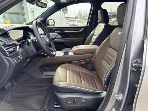New 2026 GMC Acadia Denali Ultimate w/ LPO, Floor Liner Package FWD image 12