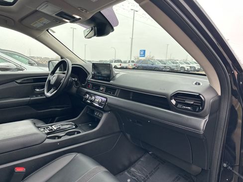 Used 2024 Honda Pilot Touring image 41