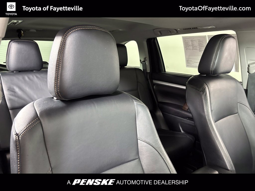 Used 2016 Toyota Highlander XLE AWD/4WD image 7