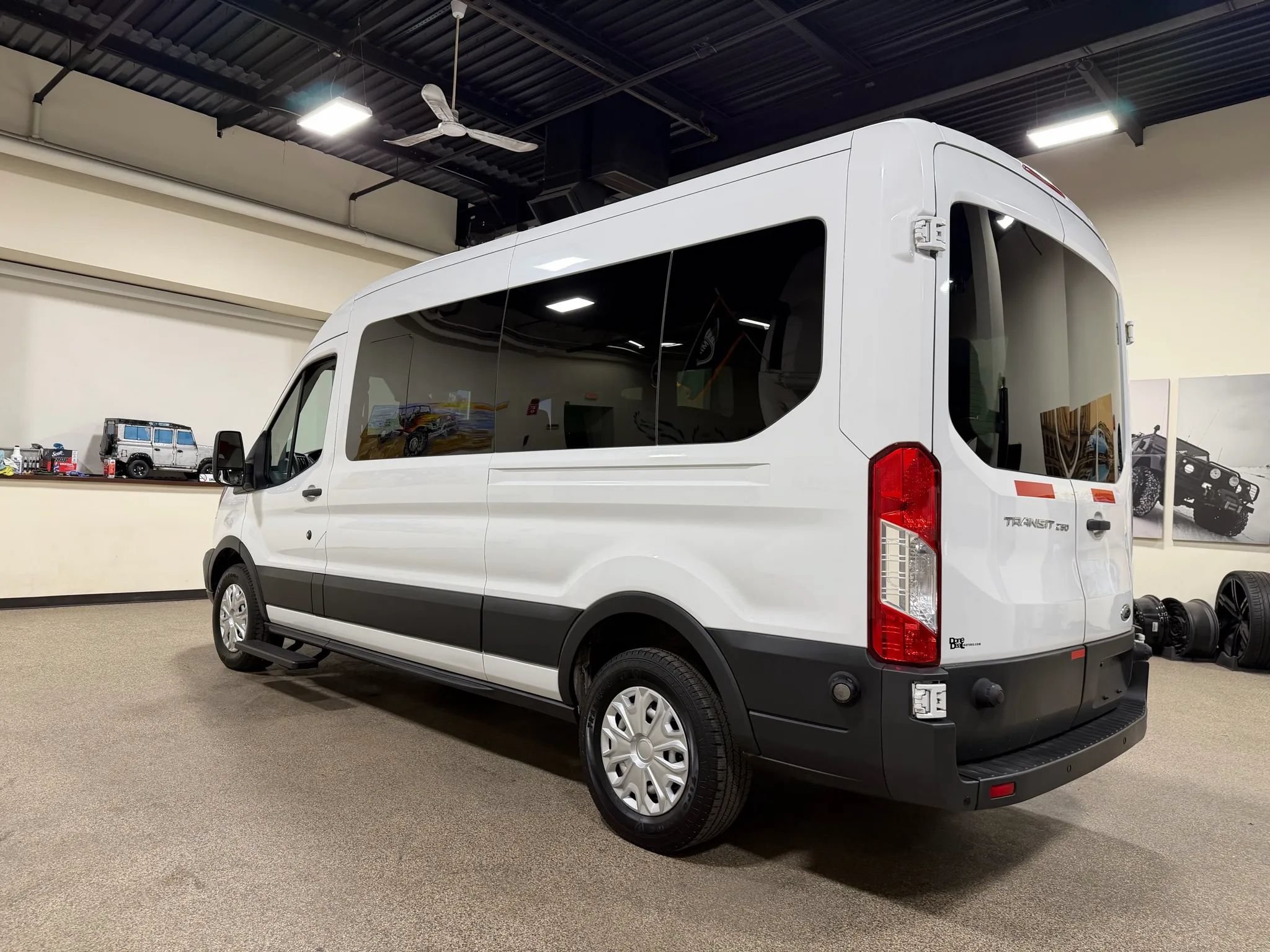 Used 2015 Ford Transit 250 148 Medium Roof RWD image 8