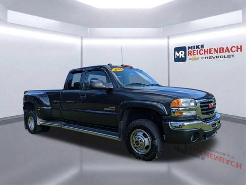 Used 2004 GMC Sierra 3500 SLE w/ Heavy-Duty Power Package RWD image 2