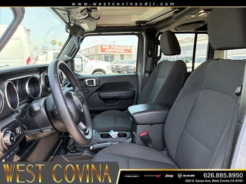 Used 2023 Jeep Wrangler Unlimited AWD/4WD image 9