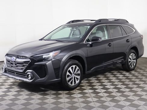 Used 2023 Subaru Outback Premium AWD/4WD image 9