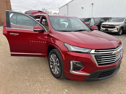 Used 2023 Chevrolet Traverse Premier image 37