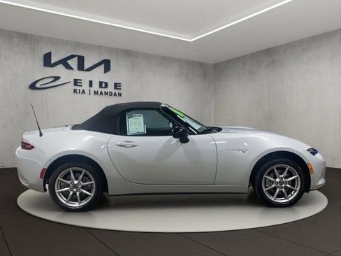 Used 2016 MAZDA MX-5 Miata Sport image 7