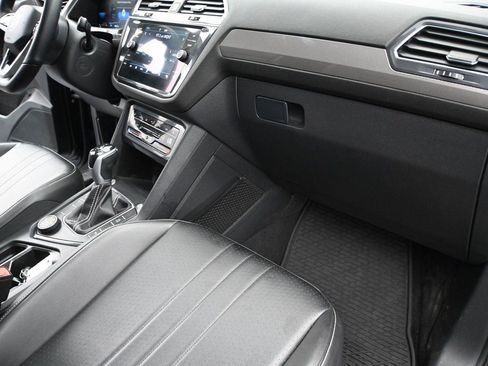 Used 2022 Volkswagen Tiguan SE R-Line AWD/4WD image 15