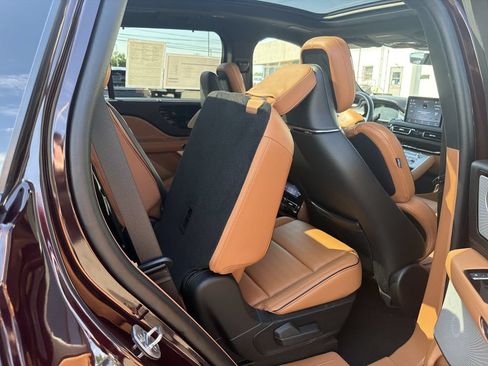 Certified 2023 Lincoln Aviator Black Label w/ Dynamic Handling Package AWD/4WD image 16