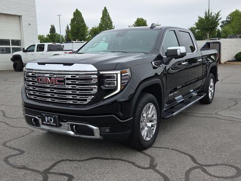 Used 2026 GMC Sierra 1500 Denali AWD/4WD image 3