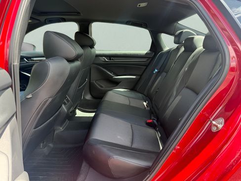 Used 2018 Honda Accord Sport image 11