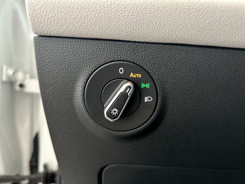 Certified 2025 Volkswagen Taos S FWD image 14