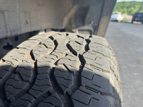 Used 2024 Ford Ranger Lariat w/ Advanced Towing Package image 3