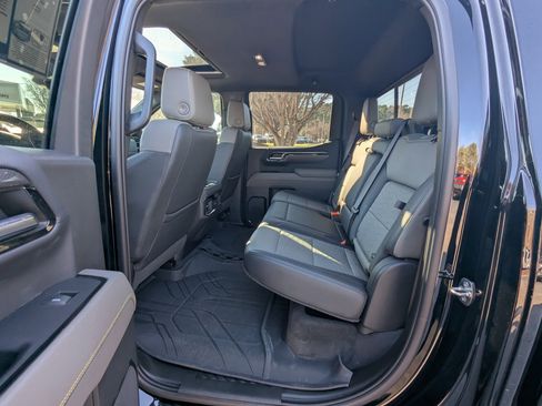 Used 2022 Chevrolet Silverado 1500 ZR2 w/ Technology Package image 11