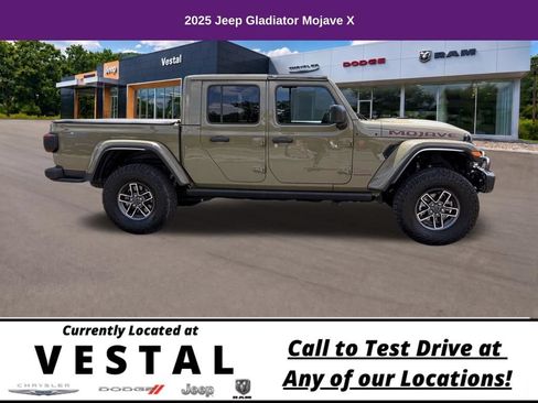 Used 2025 Jeep Gladiator Mojave AWD/4WD image 5