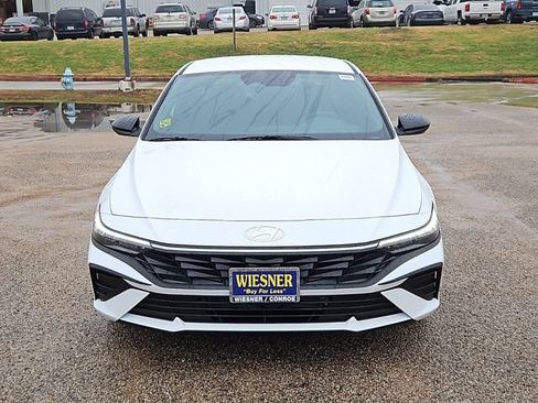 Used 2025 Hyundai Elantra SEL FWD image 2