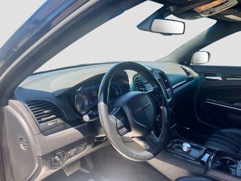 Used 2022 Chrysler 300 S RWD image 9