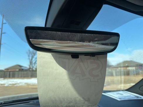 Used 2022 GMC Yukon XL Denali w/ Denali Ultimate Package image 16