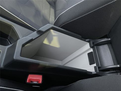 New 2025 Volkswagen Jetta Sport image 32