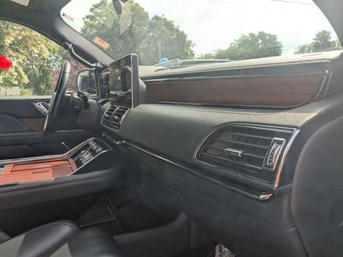 Used 2024 Lincoln Navigator L 4WD image 35