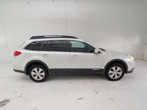 Used 2011 Subaru Outback 2.5i Premium w/ Protection Pkg 1A AWD/4WD image 4