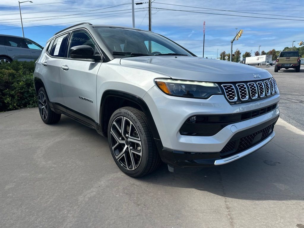 Used 2025 Jeep Compass Limited w/ Elite Group AWD/4WD image 3