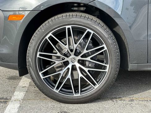 Used 2025 Porsche Macan Turbo image 28