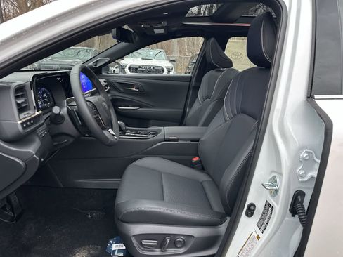 New 2026 Toyota Crown Signia Limited w/ Advanced Technology Package image 31