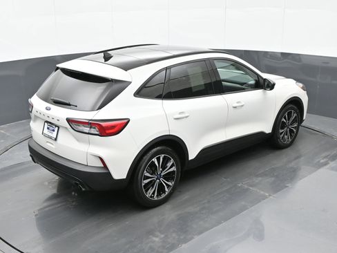 Used 2022 Ford Escape SE w/ SE Sport Appearance Package image 36