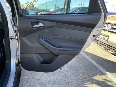 Used 2015 Ford Focus SE w/ Equipment Group 201A image 21