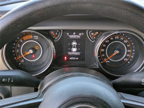 Used 2022 Jeep Gladiator Sport image 14