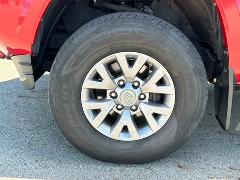 Used 2019 Toyota Tacoma SR5 AWD/4WD image 19