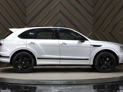 Used 2022 Bentley Bentayga image 12