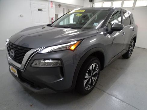 Used 2023 Nissan Rogue SV AWD/4WD image 16