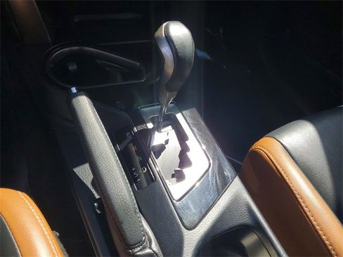 Used 2017 Toyota RAV4 SE image 22