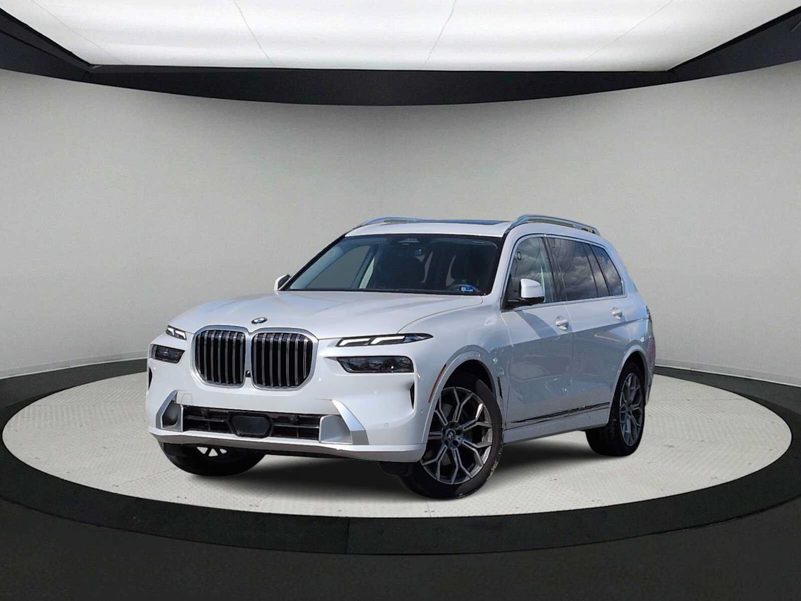 Used 2026 BMW X7 xDrive40i w/ Premium Package AWD/4WD image 1
