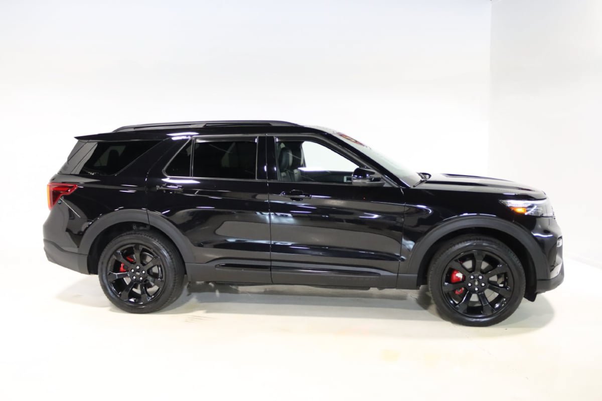 Used 2023 Ford Explorer ST w/ Technology Package AWD/4WD image 5