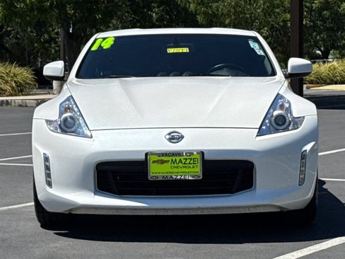 Used 2014 Nissan 370Z Touring RWD image 6