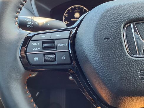 Used 2025 Honda HR-V Sport image 15
