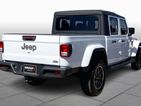 Used 2022 Jeep Gladiator Overland w/ Trailer Tow Package AWD/4WD image 13