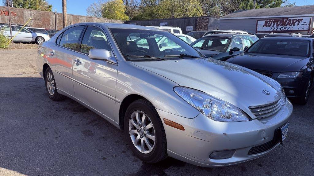 Used 2004 Lexus ES 330 FWD image 1